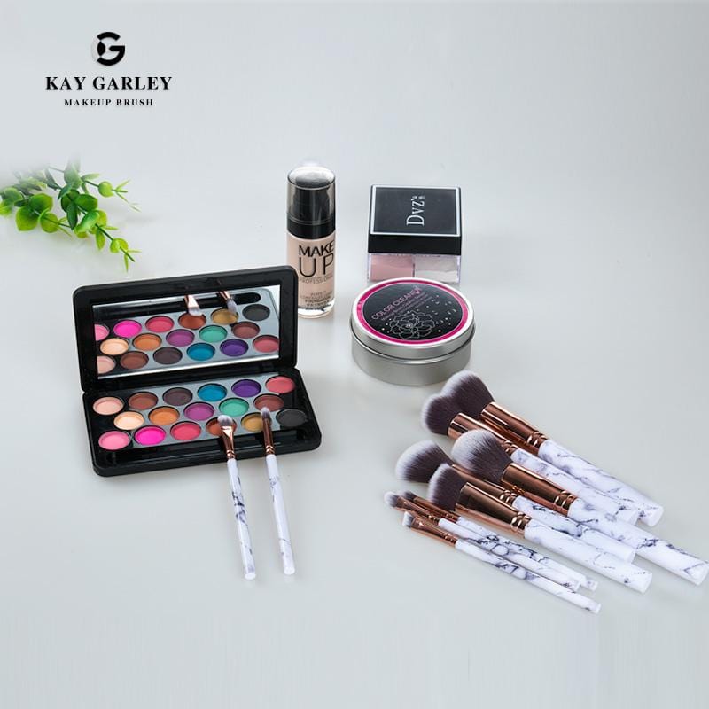 Makeup brushes